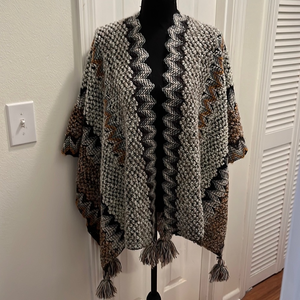 Quagga textured open poncho